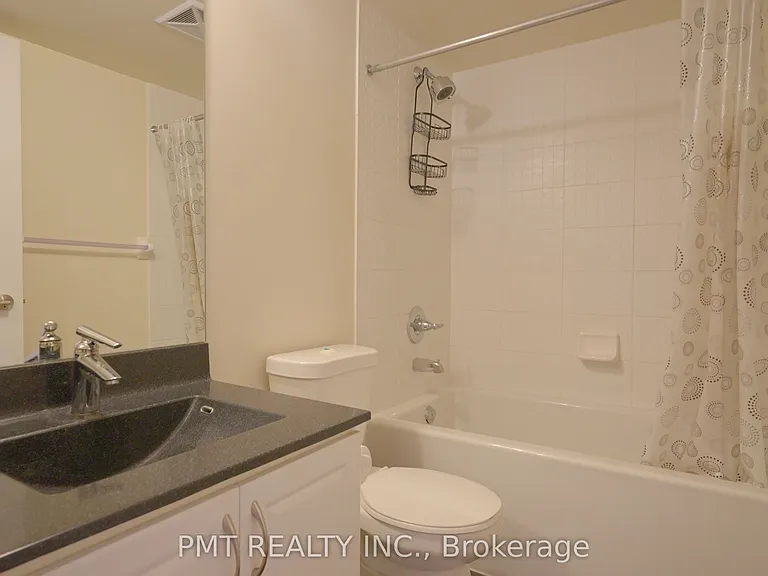 135 Village Green Sq #3925 — Photo 17