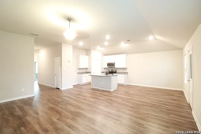 6810 Diamond Valley — Photo 4