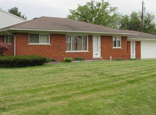 45977 Oaklawn Dr, Macomb, MI 48042