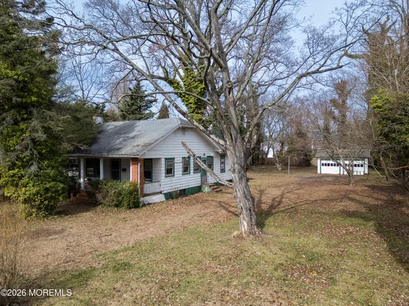 33 Markham Place, Little Silver, NJ 07739