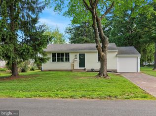 129 Kreutz Ave, Doylestown, PA 18901