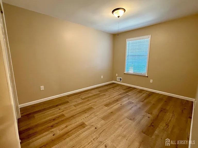 8 Benjamin Franklin Dr #F — Photo 11