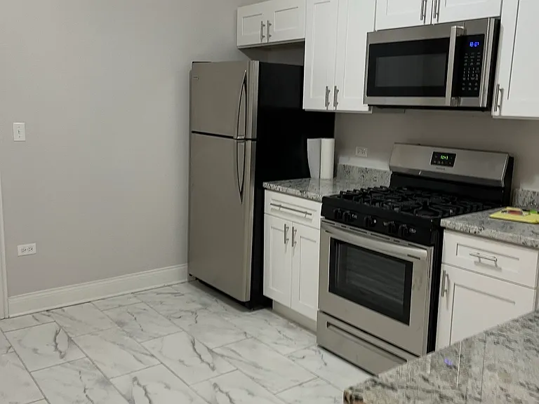 3711 N Sheffield Ave #2 — Photo 8