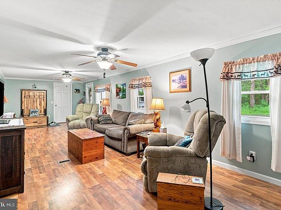 5th image of 131 Zehner Rd