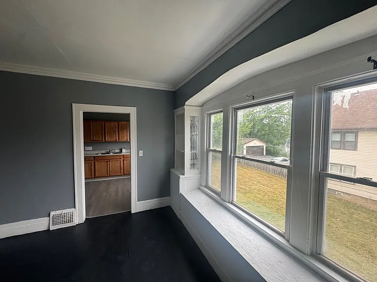 13302 Cranwood DR Garfield Heights, OH. 44105 — Photo 8
