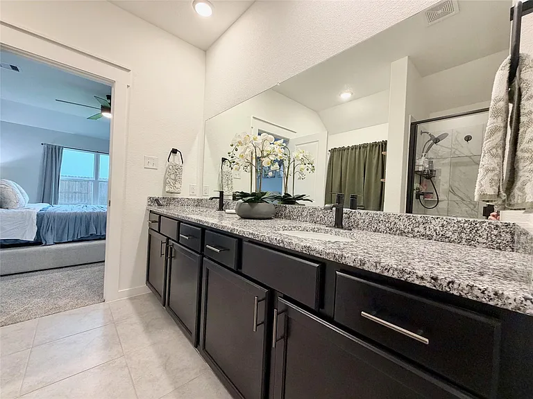 4724 Peony Green Dr — Photo 33
