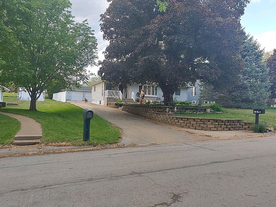 1st image of 912 13th Ave