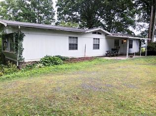 48 Maxwell Dr, Hendersonville, NC 28791