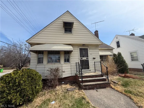 871 E 232nd St, Euclid, OH 44123