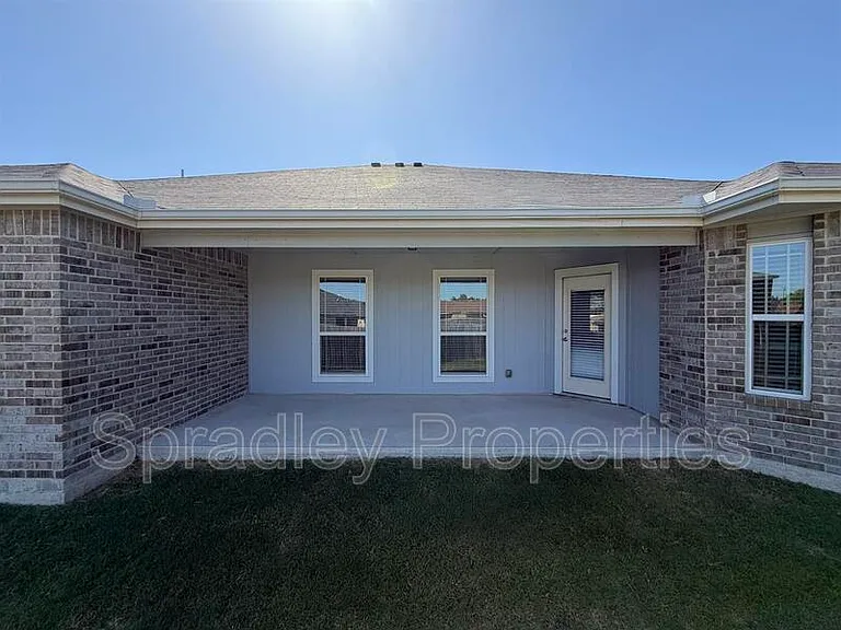 2214 Justice Dr — Photo 22