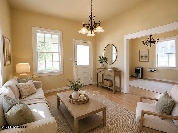 5th image of 207 Saint Mary St