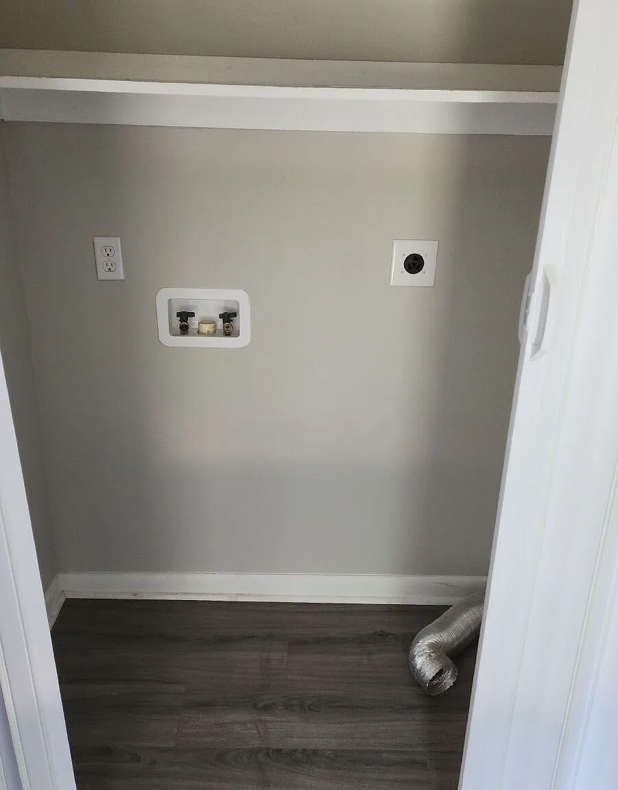 2 bed, 1.0 bath, $950 — Photo 4
