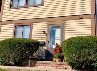 926 Hampton Ridge Dr, Akron, OH 44313