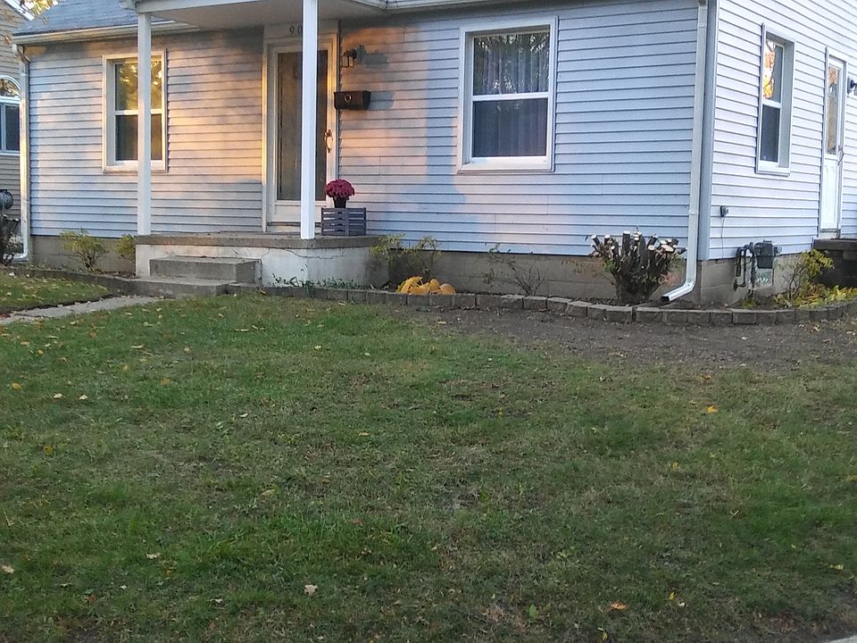 1st image of 902 Cloverdale Dr