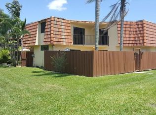 23 Springdale Cir #2C, Palm Springs, FL 33461