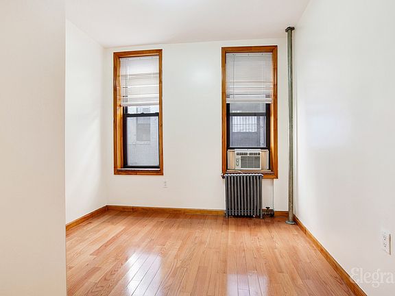 3rd image of 35 Henry St #12
