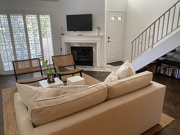 4th image of 24159 Del Monte Dr Unit 394
