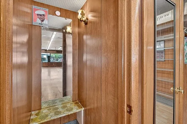 607 W Roosevelt Rd — Photo 46