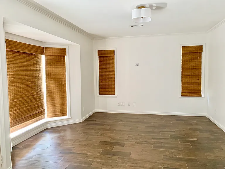 1625 E Devonshire Pl — Photo 9