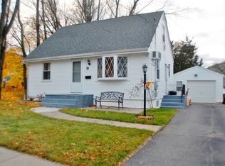 9 Van Dam Ave, Bloomingdale, NJ 07403