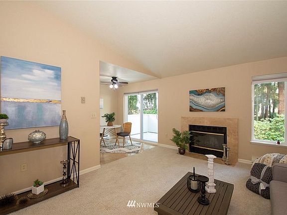 4th image of 4623 Grandview Dr W Unit A