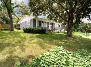 1201 Knob Hill Rd, Burnsville, MN 55337