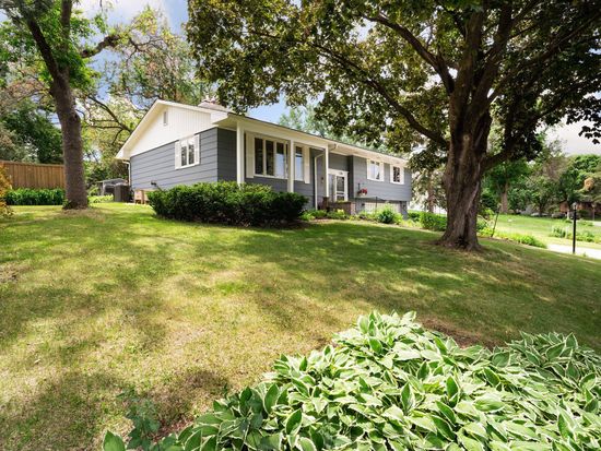 1201 Knob Hill Rd, Burnsville, MN 55337