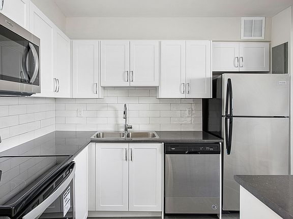 5th image of 41 Garfella Dr #702