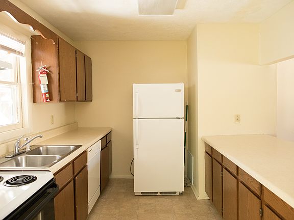 3rd image of 334 Margo Rd #A