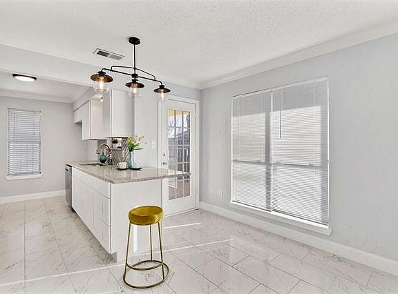 4th image of 2121 Greenview Dr