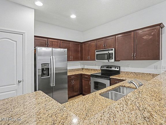 4th image of 12288 BLACK WALNUT Court