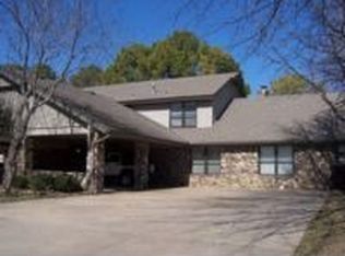 2504 E Sweetbriar Dr, Fayetteville, AR 72703