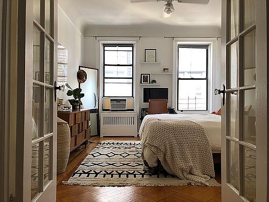 4th image of 323 W 83rd St APT 6D