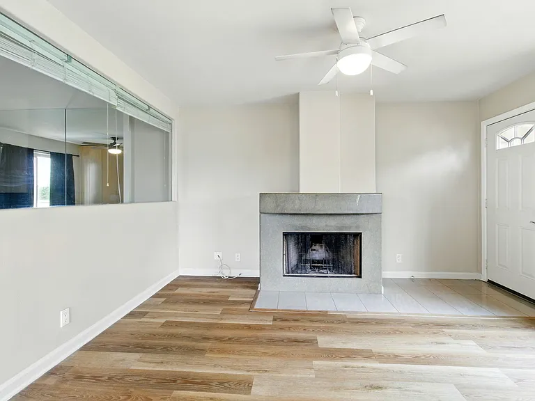 2123 Garnet Ave #5 — Photo 6
