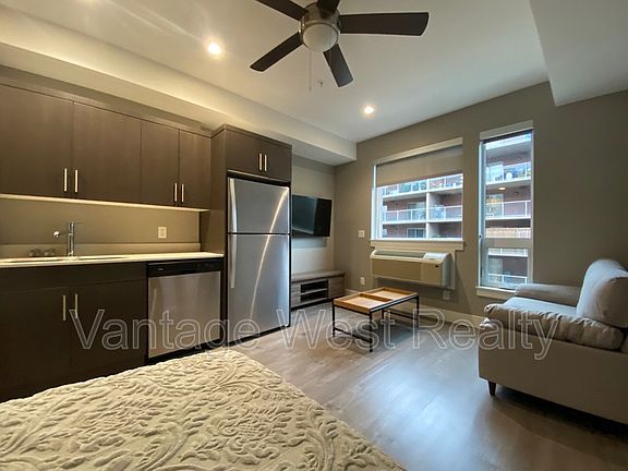 2nd image of 925 Leon Ave #419