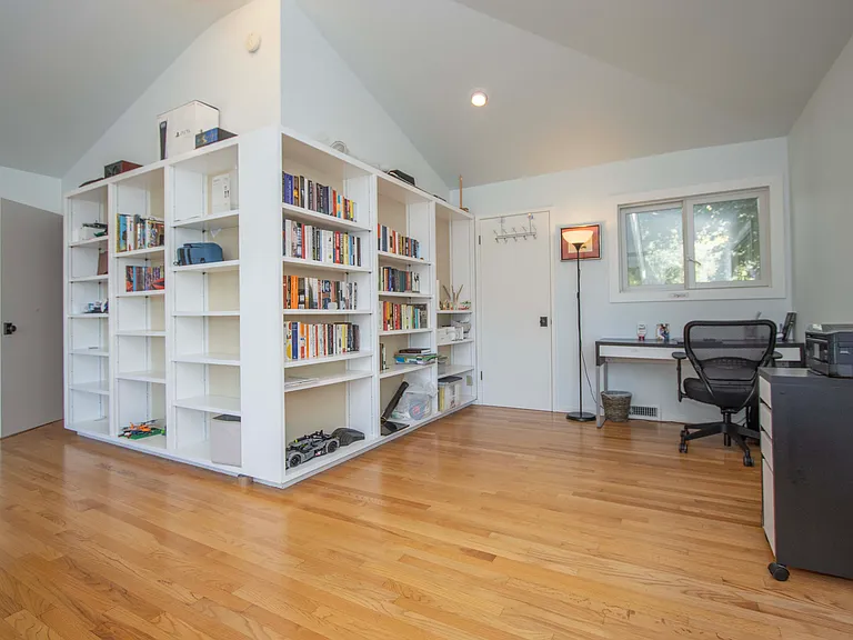 71 Toussin Ave — Photo 30