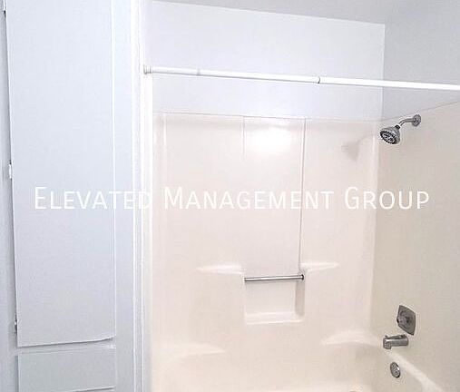 3rd image of 141 Manzano St NE #B