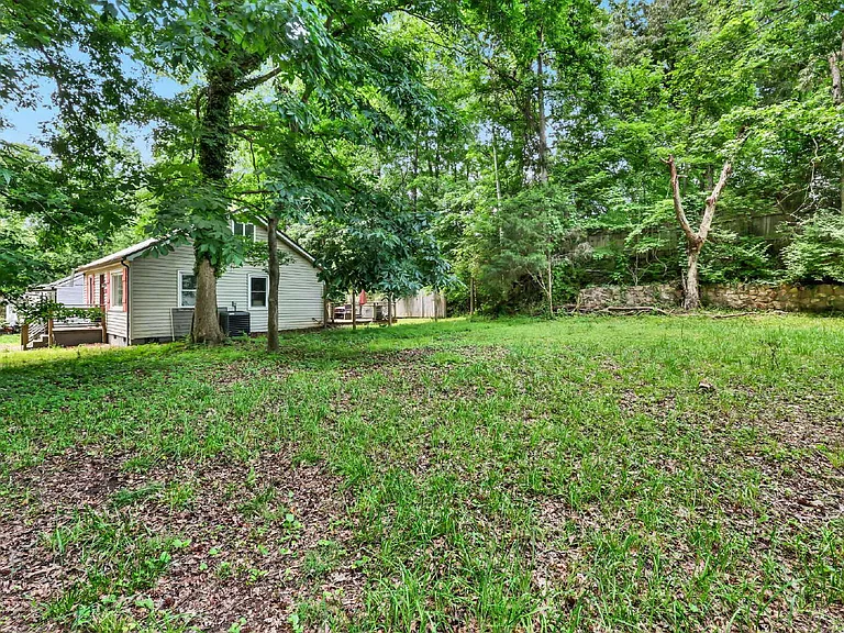1010 Ridgecrest Dr — Photo 21