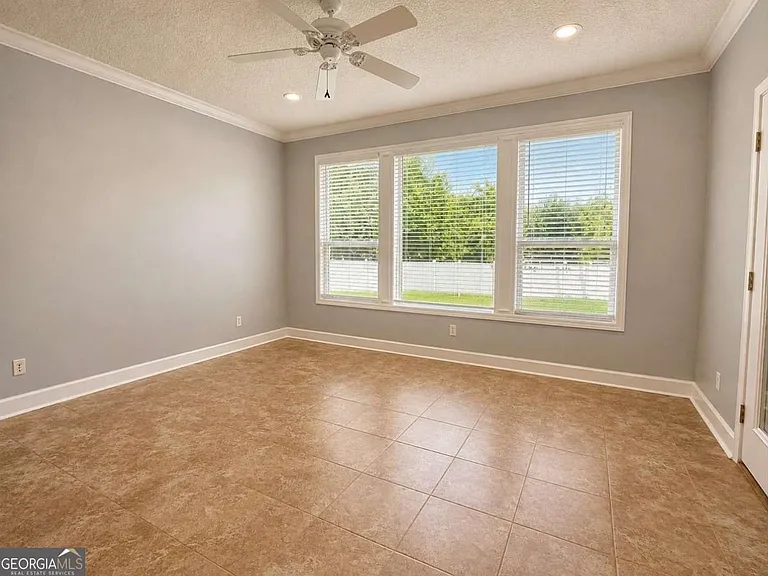 233 Austin Ryan Dr — Photo 8