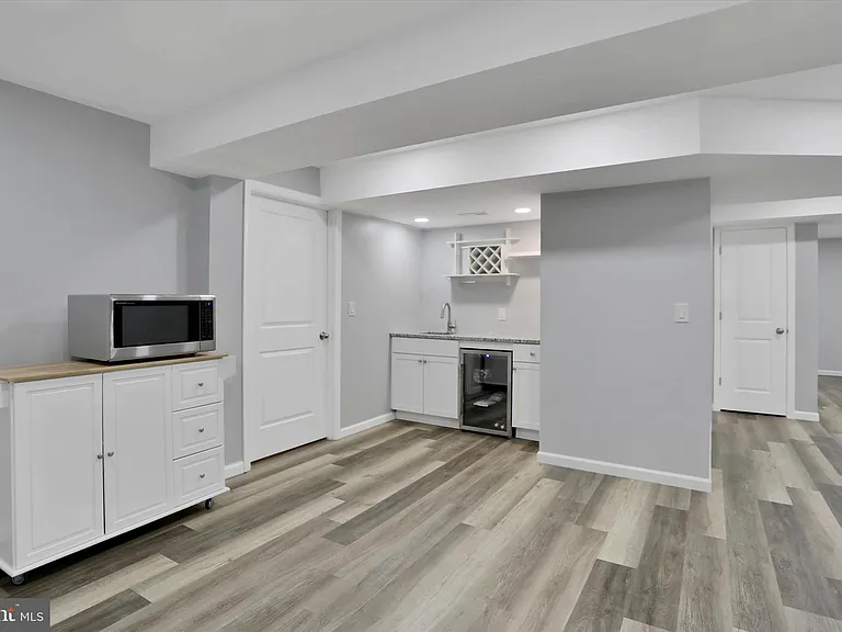 28 Long Bend Dr — Photo 34