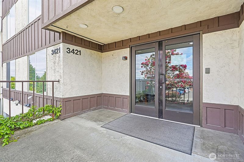 3rd image of 3421 SW Roxbury Street #308