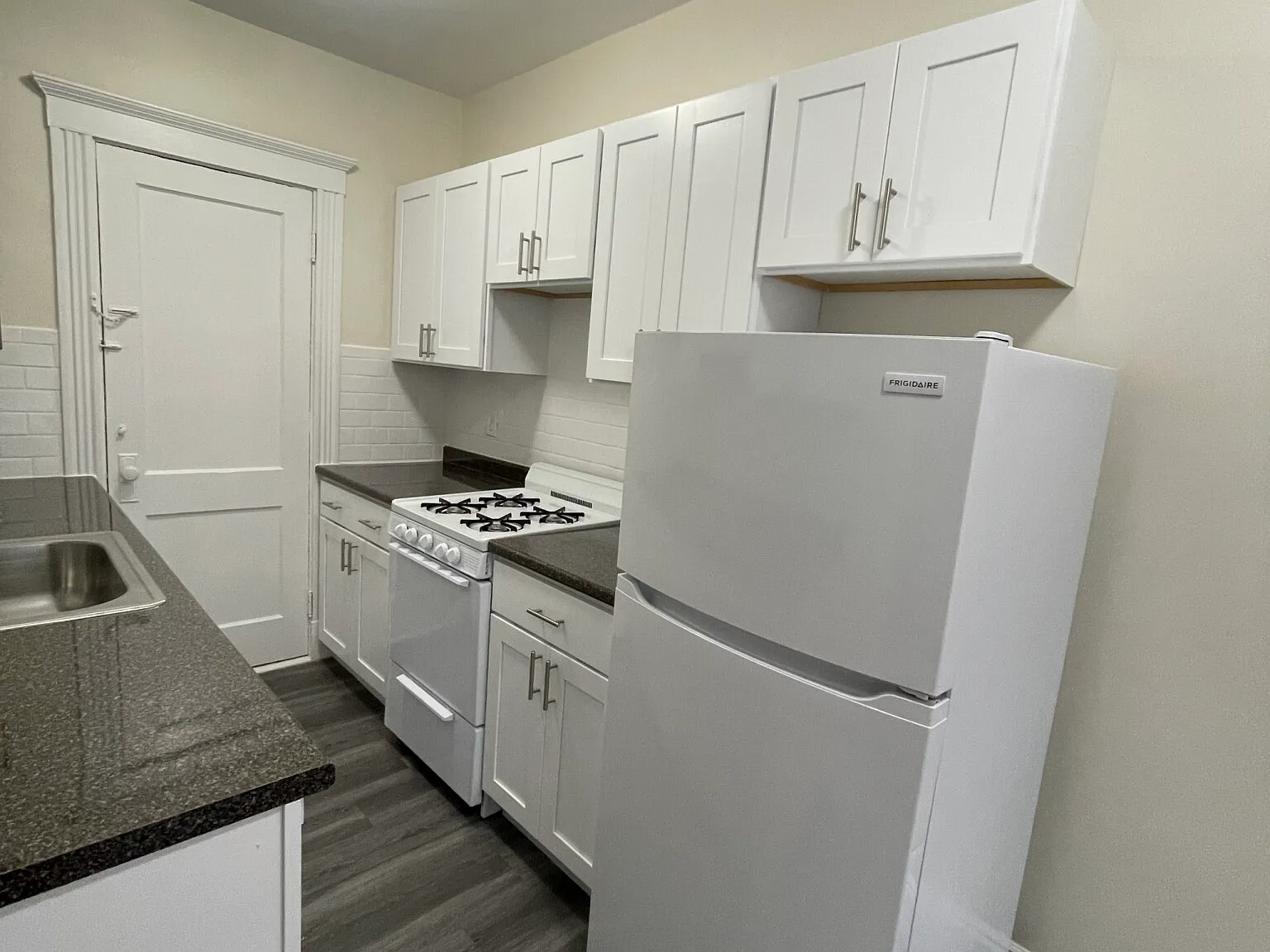 1 bed, 999 sqft, $2,435 — Photo 1