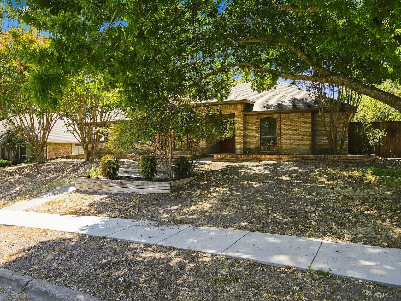 4 bed, 2095 sqft, $2,700 — Photo 4