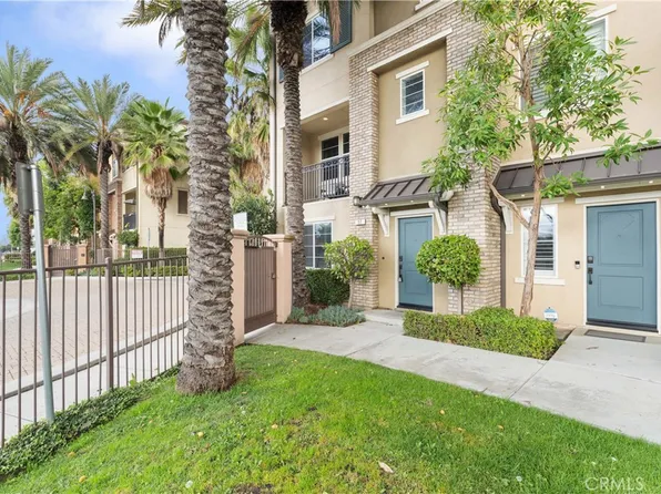 17 Larry Beard Dr, South El Monte, CA 91733