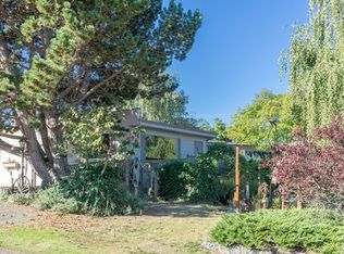 902 Center St, Coupeville, WA 98239