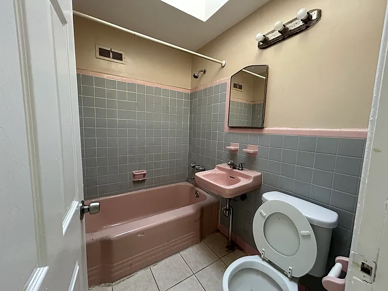 6640 Roosevelt Blvd — Photo 13