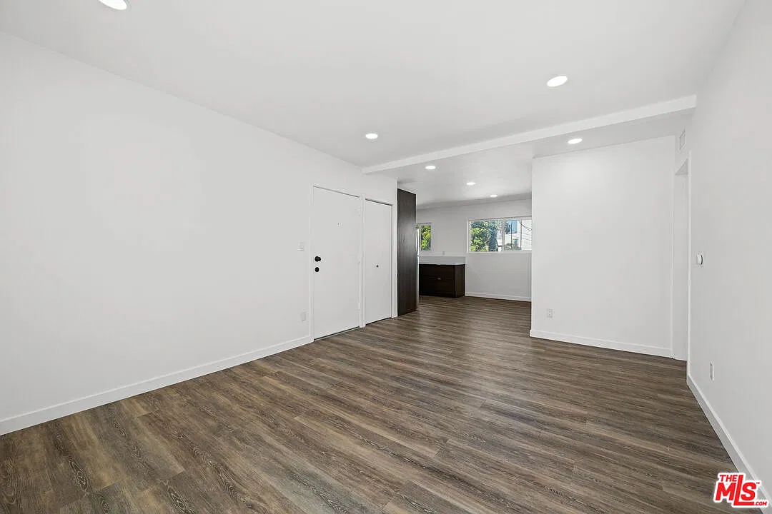 3 bed, 2.0 bath, 1200 sqft, $3,645 — Photo 4