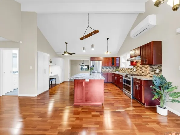 94-1023 Lumiauau St, Waipahu, HI 96797