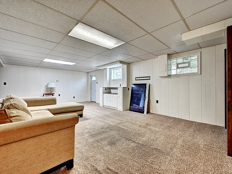 8 Kennedy Rd — Photo 22