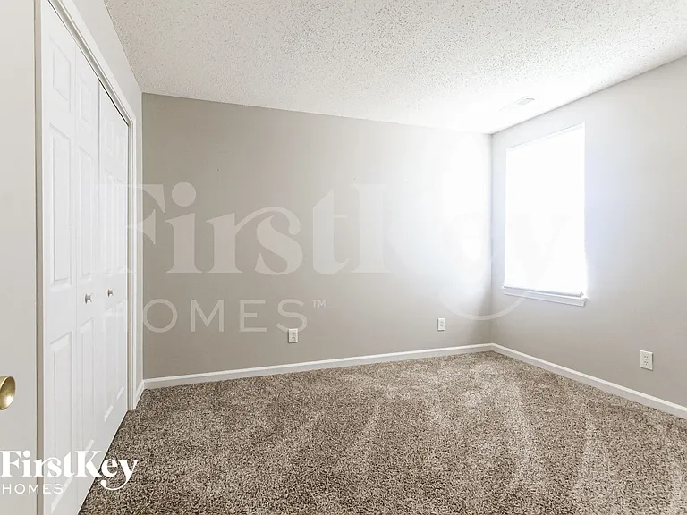 8114 Grove Berry Dr — Photo 12